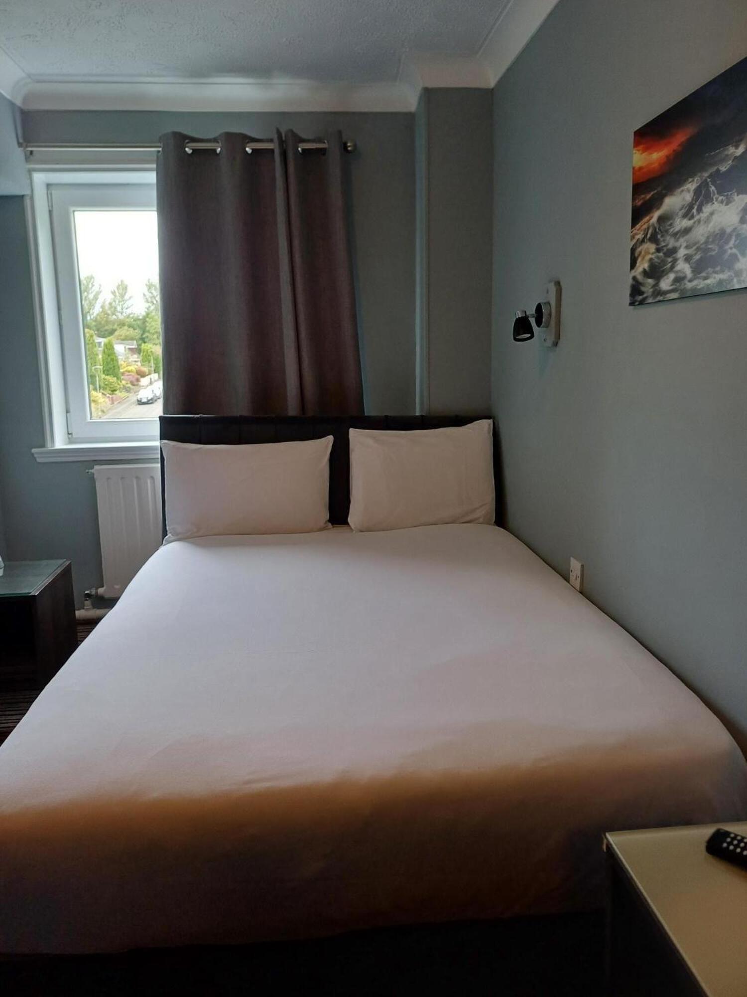 Kings Park Hotel Glasgow Oda fotoğraf